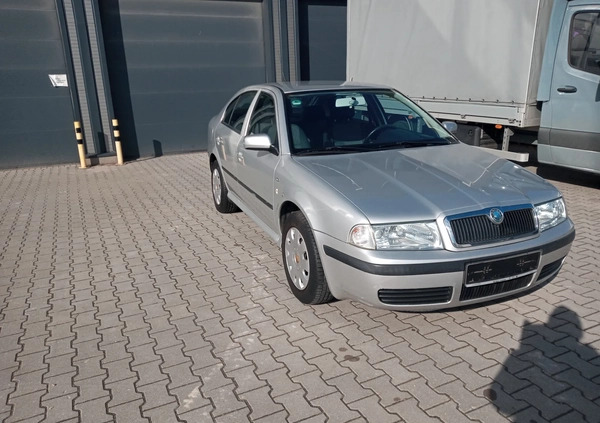 Skoda Octavia cena 9900 przebieg: 197000, rok produkcji 2003 z Olsztyn małe 29